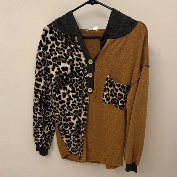 BiBi Tan and Leopard Patterned Sweatshirt - Picture 1 of 4